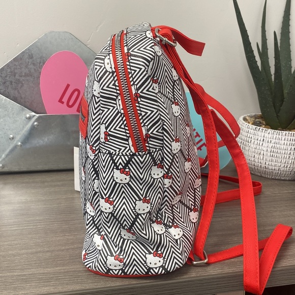 Hello Kitty Mini Backpack - Picture 2 of 7